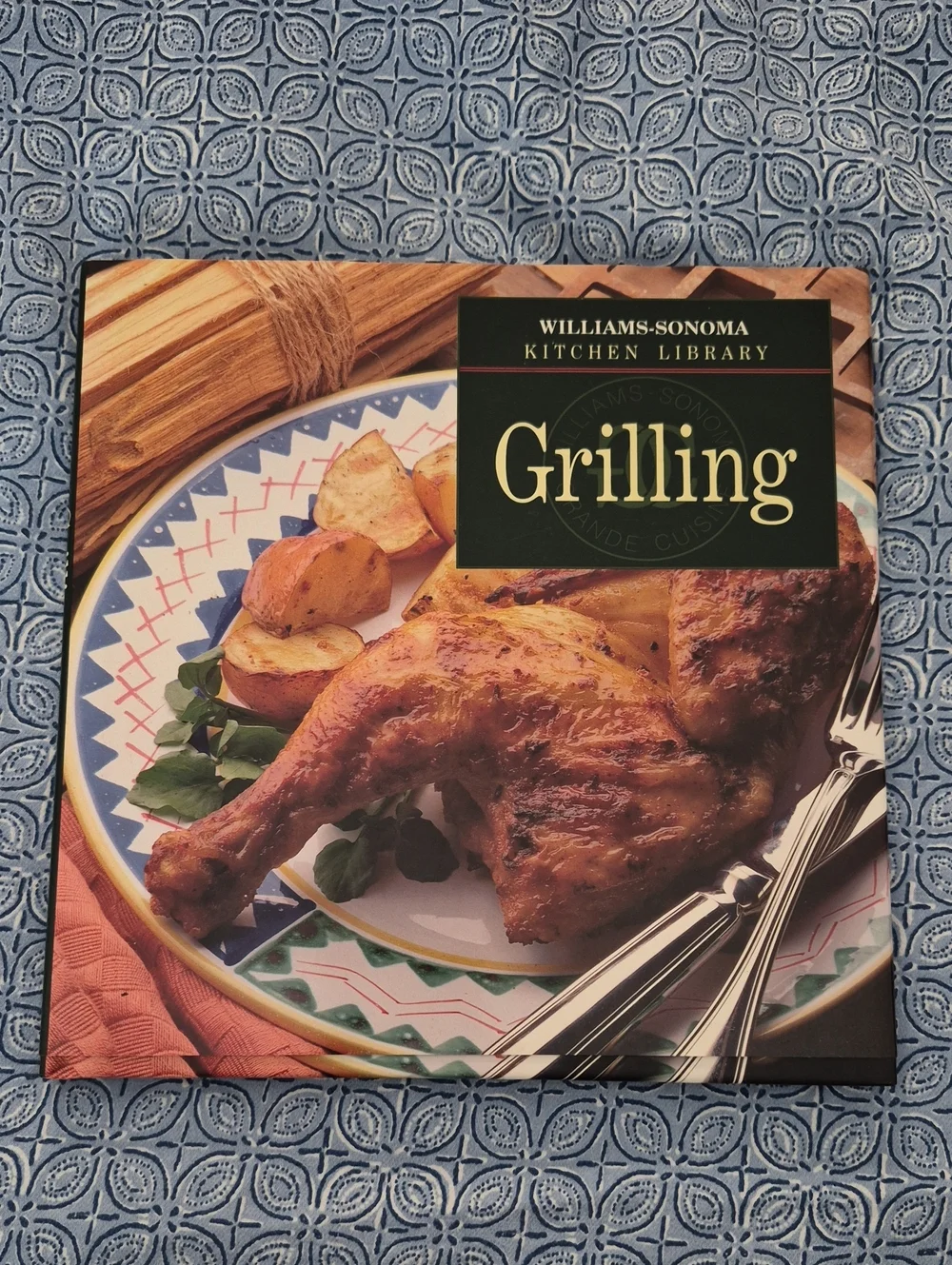 Williams Sonoma Grilling Cookbook - Green and Tan Cover